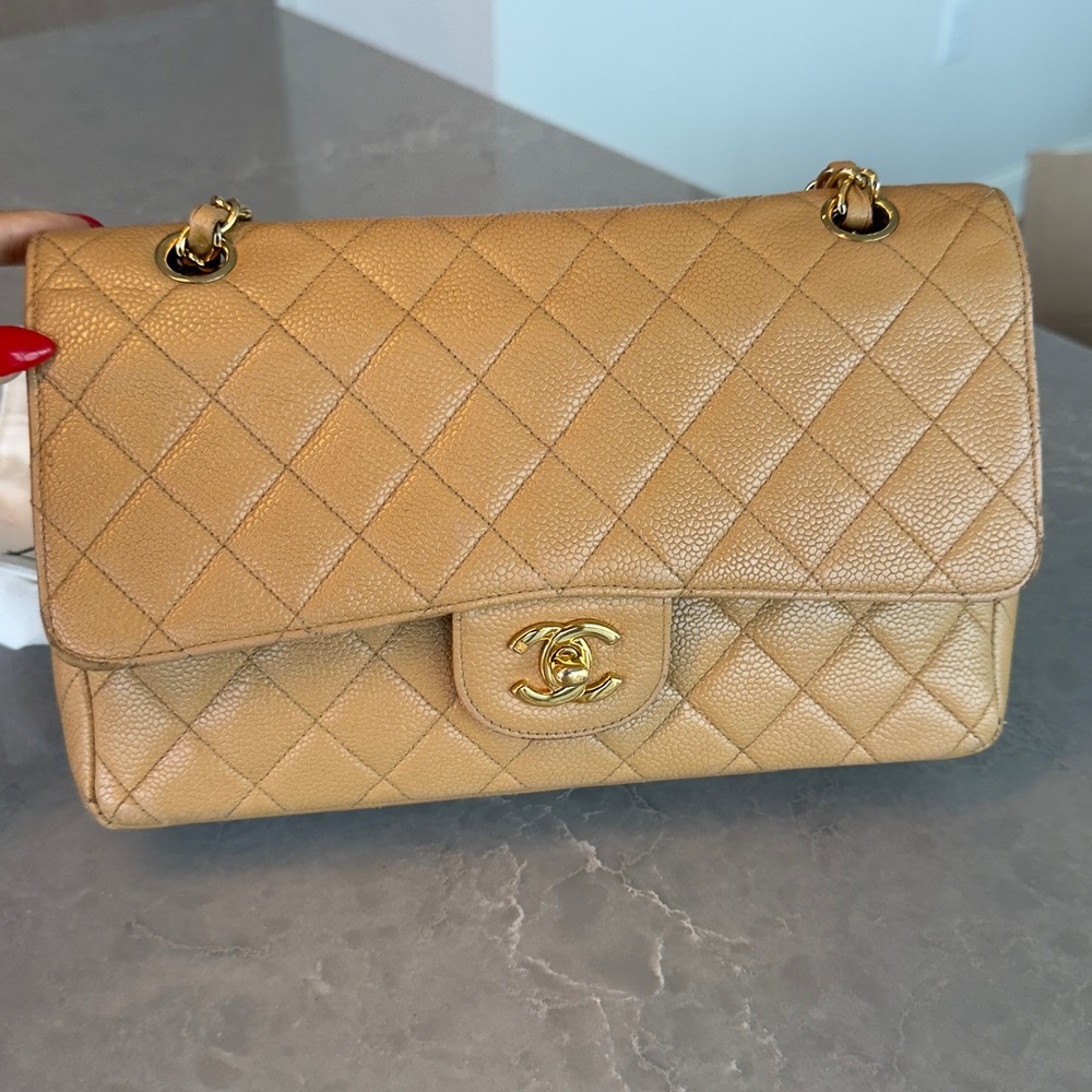 CHANEL Medium Classic Flap 🤎